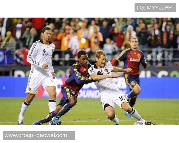 快船队启程前往盐湖城开启新赛季首场客场挑战众将士齐聚登机照曝光 快船队启程前往盐湖城开启新赛季首场客场挑战众将士齐聚登机照曝光