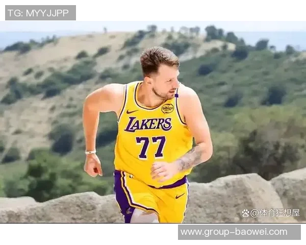 东契奇季前赛表现出色轻松砍下31分5板9助展现瘦身效果 东契奇季前赛表现出色轻松砍下31分5板9助展现瘦身效果